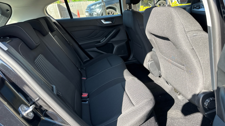 Ford Focus 1.0 EcoBoost Hybrid mHEV 155 Titanium 5dr Auto Petrol Hatchback